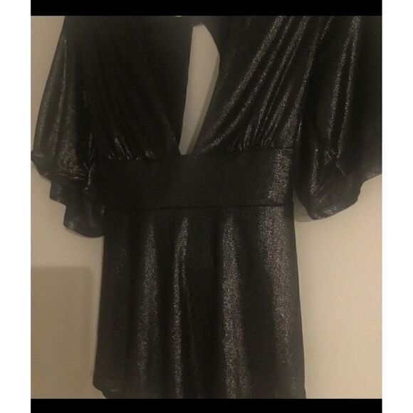 EXPRESS Black & Gold Metallic Shimmer Tie Back Top Sz M - Picture 2 of 5